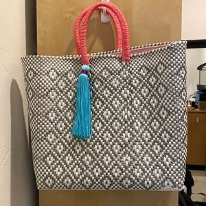 Straw tote